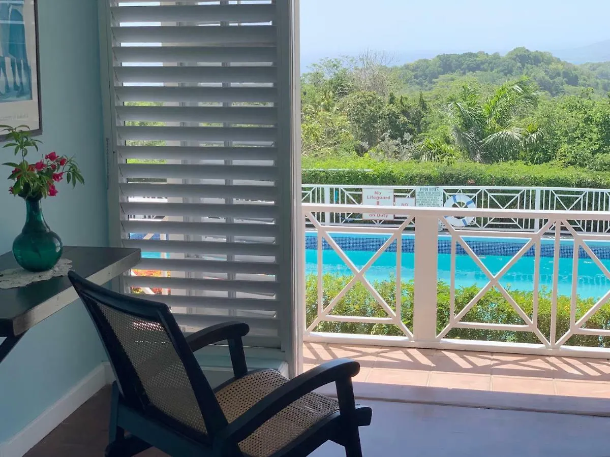 Lodge Green Castle Eco Hotel - East Of Ocho Rios And North Kingston Robins Bay
